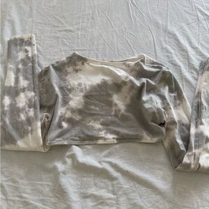 NEW ZARA ARM WARNERS PERFECT FPR GYM OUTFITS Zara Gray and Cream Tie-Dye